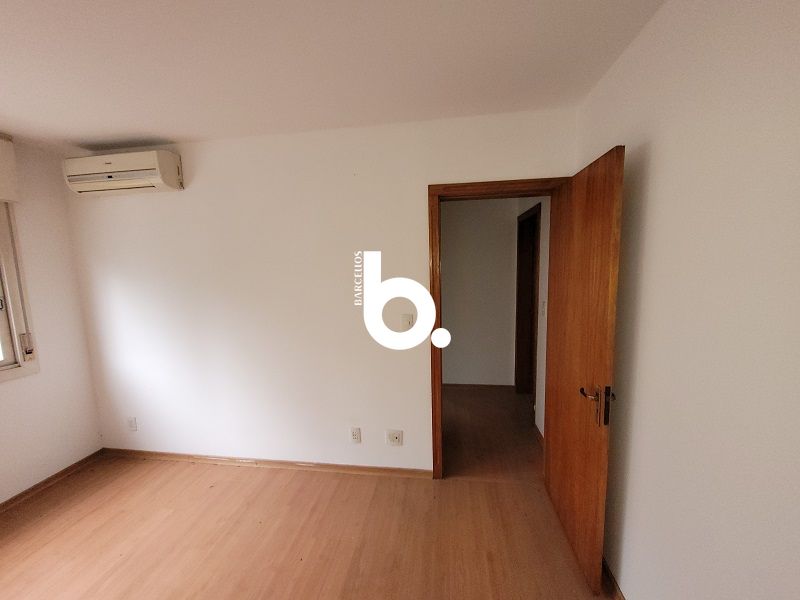 Apartamento amplo com 122 m²,2D sendo 1 suíte, 2 vagas e excelente padrão no Mont'Serrat