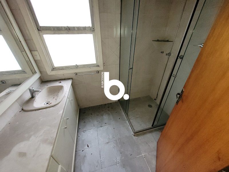Apartamento amplo com 122 m²,2D sendo 1 suíte, 2 vagas e excelente padrão no Mont'Serrat