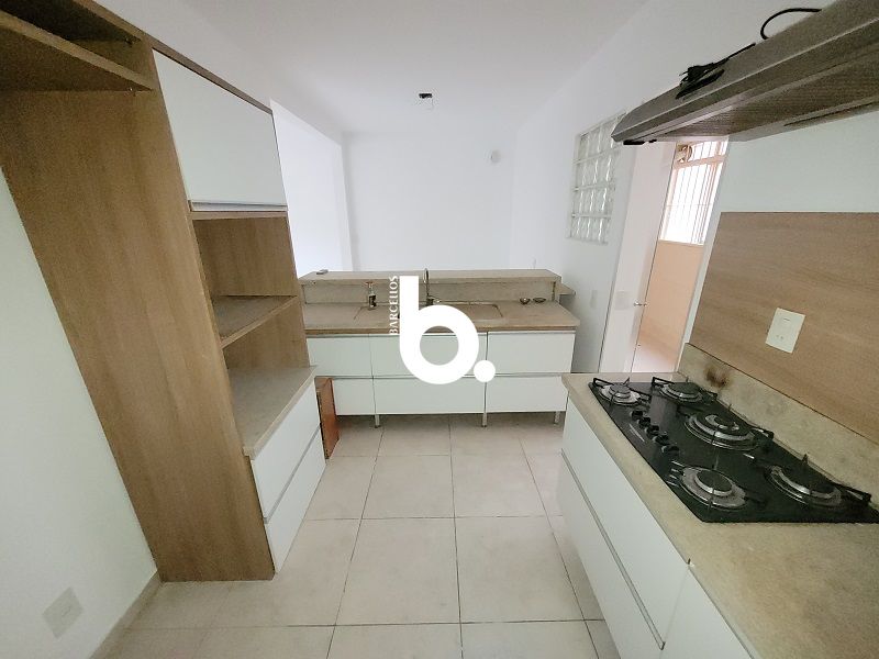 Apartamento amplo com 122 m²,2D sendo 1 suíte, 2 vagas e excelente padrão no Mont'Serrat