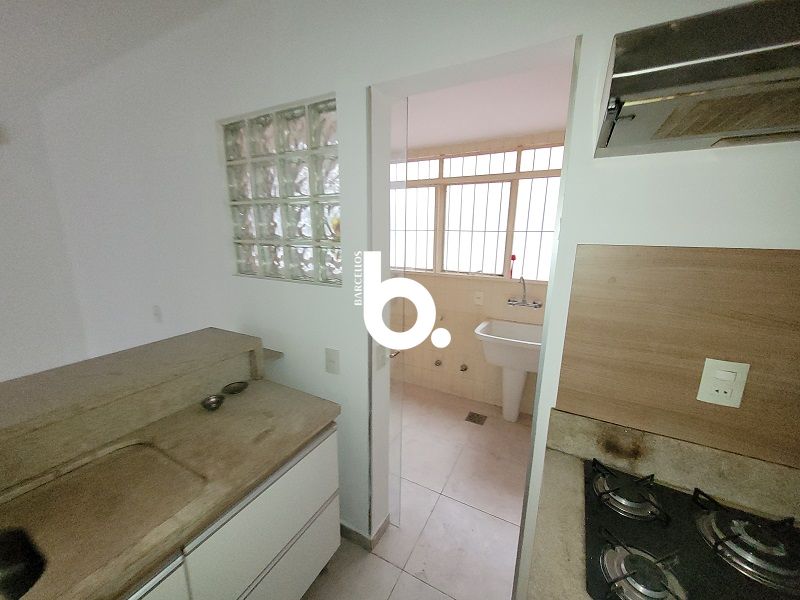Apartamento amplo com 122 m²,2D sendo 1 suíte, 2 vagas e excelente padrão no Mont'Serrat