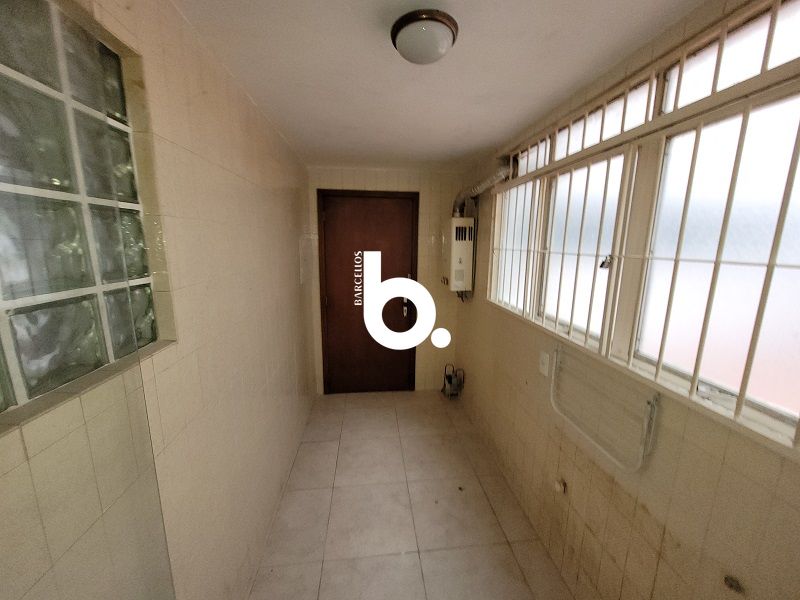 Apartamento amplo com 122 m²,2D sendo 1 suíte, 2 vagas e excelente padrão no Mont'Serrat