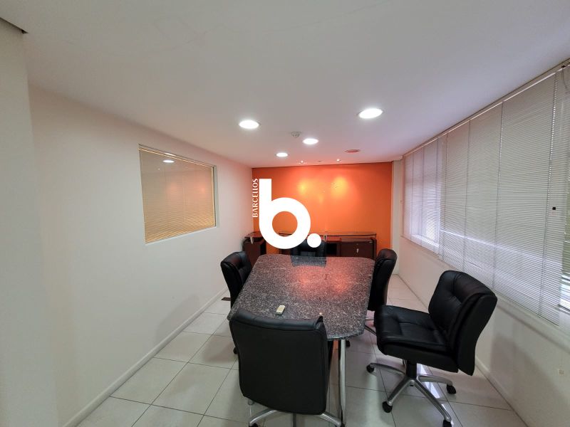 CONJUNTO COMERCIAL 440M² CENTRO