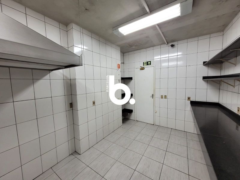 CONJUNTO COMERCIAL 440M² CENTRO
