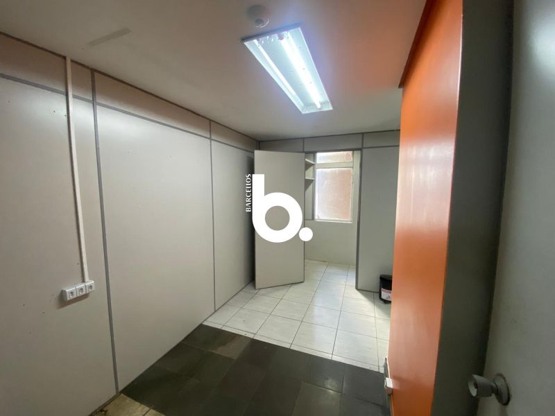 CONJUNTO COMERCIAL 458M² CENTRO