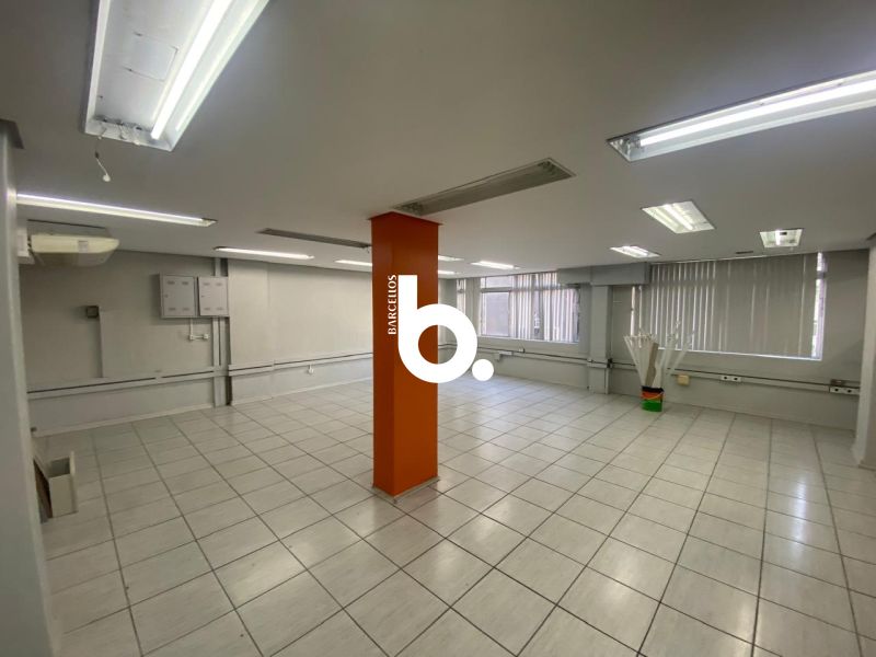 CONJUNTO COMERCIAL 1.356M² 3 ANDARES CENTRO