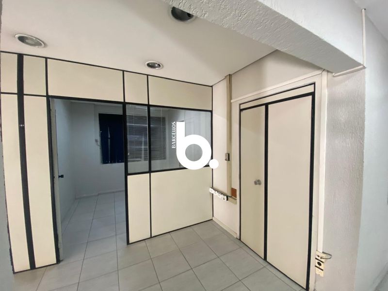 CONJUNTO COMERCIAL 1.356M² 3 ANDARES CENTRO