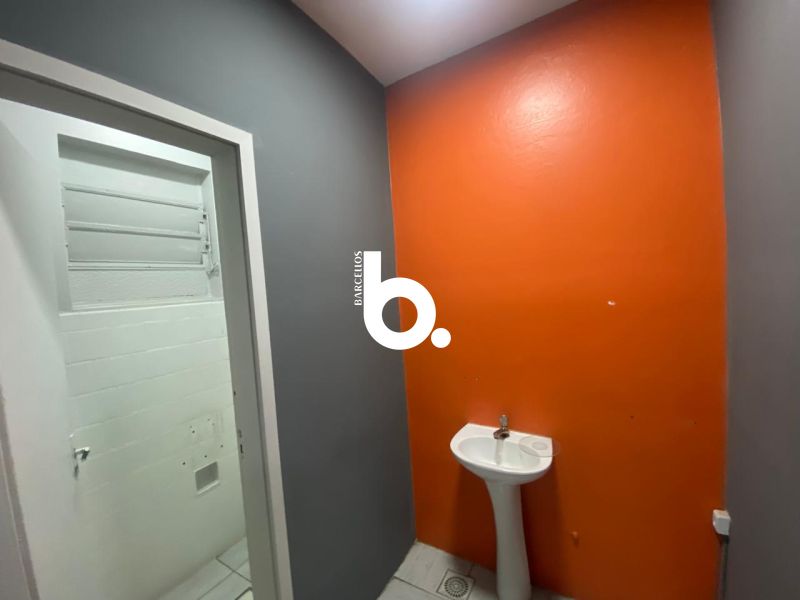 CONJUNTO COMERCIAL 1.356M² 3 ANDARES CENTRO