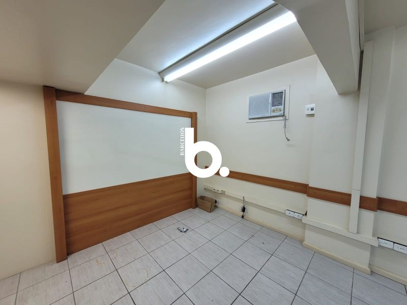 CONJUNTO COMERCIAL 1.356M² 3 ANDARES CENTRO