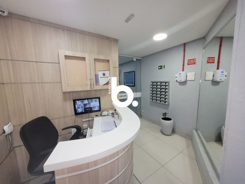 SALA COMERCIAL AMPLA OTÁVIO ROCHA 120m2