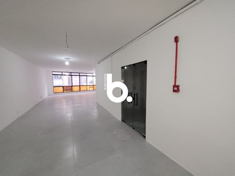 SALA COMERCIAL AMPLA OTÁVIO ROCHA 120m2