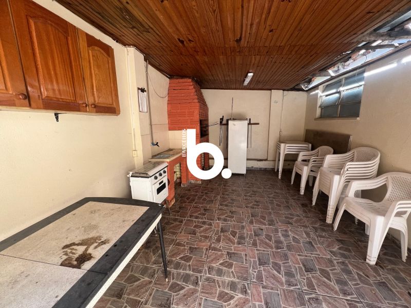 Apartamento 2 Dormitórios Reformado com 83m² no Petrópolis