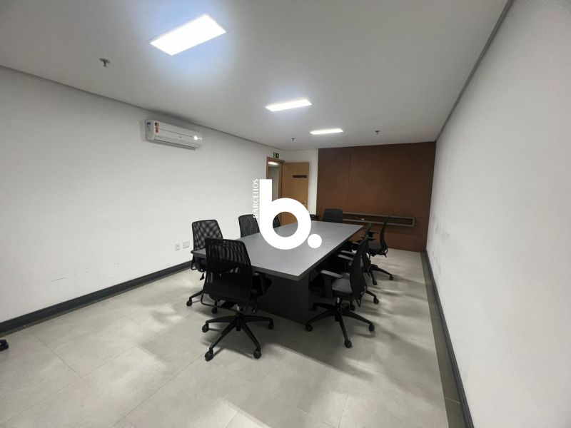 Sala com 1 banheiro e 45m² para alugar no bairro Petropolis, Porto Alegre