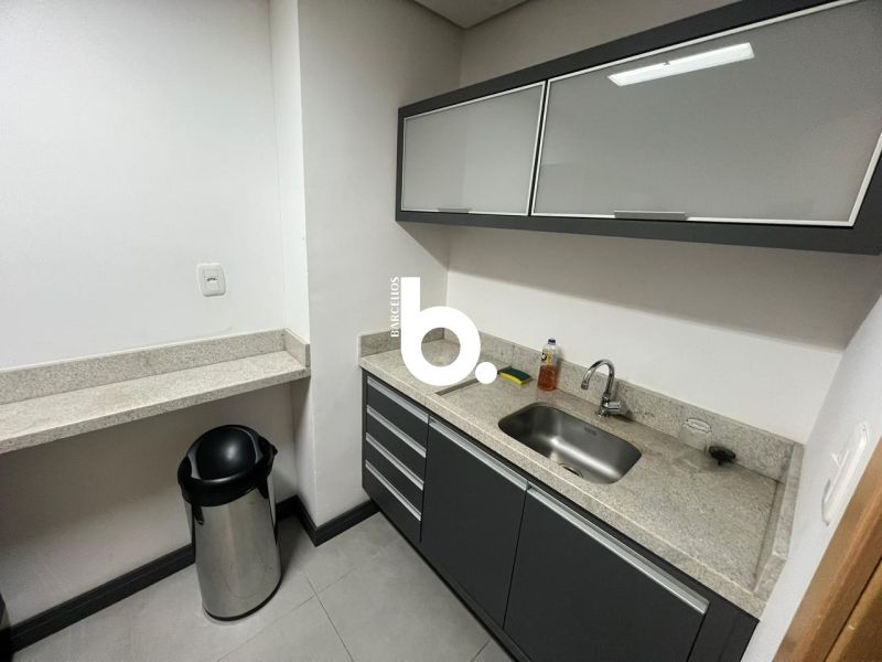 Sala com 1 banheiro e 45m² para alugar no bairro Petropolis, Porto Alegre