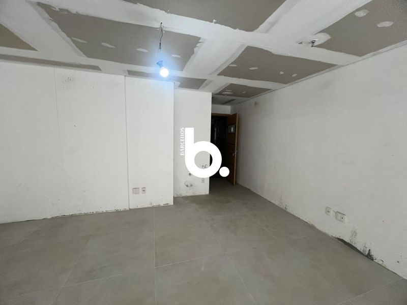Sala com 1 banheiro e 45m² para alugar no bairro Petropolis, Porto Alegre