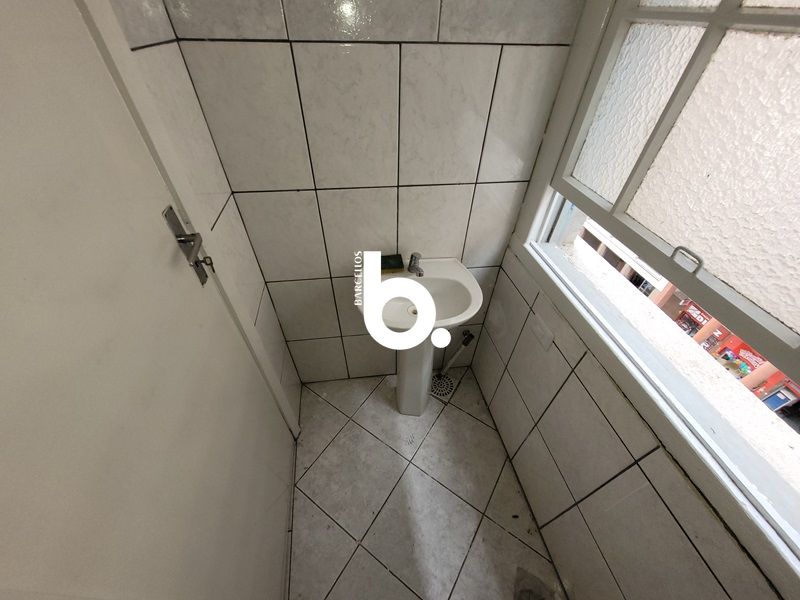 Sala com 1 banheiro e 64m² para alugar no bairro Centro Historico, Porto Alegre