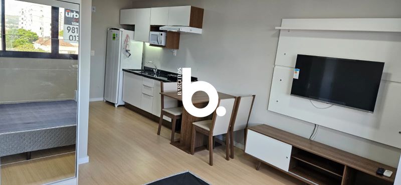 Apto com 1 quarto, 1 banheiro e 28m² para alugar no bairro Cidade Baixa, Porto Alegre