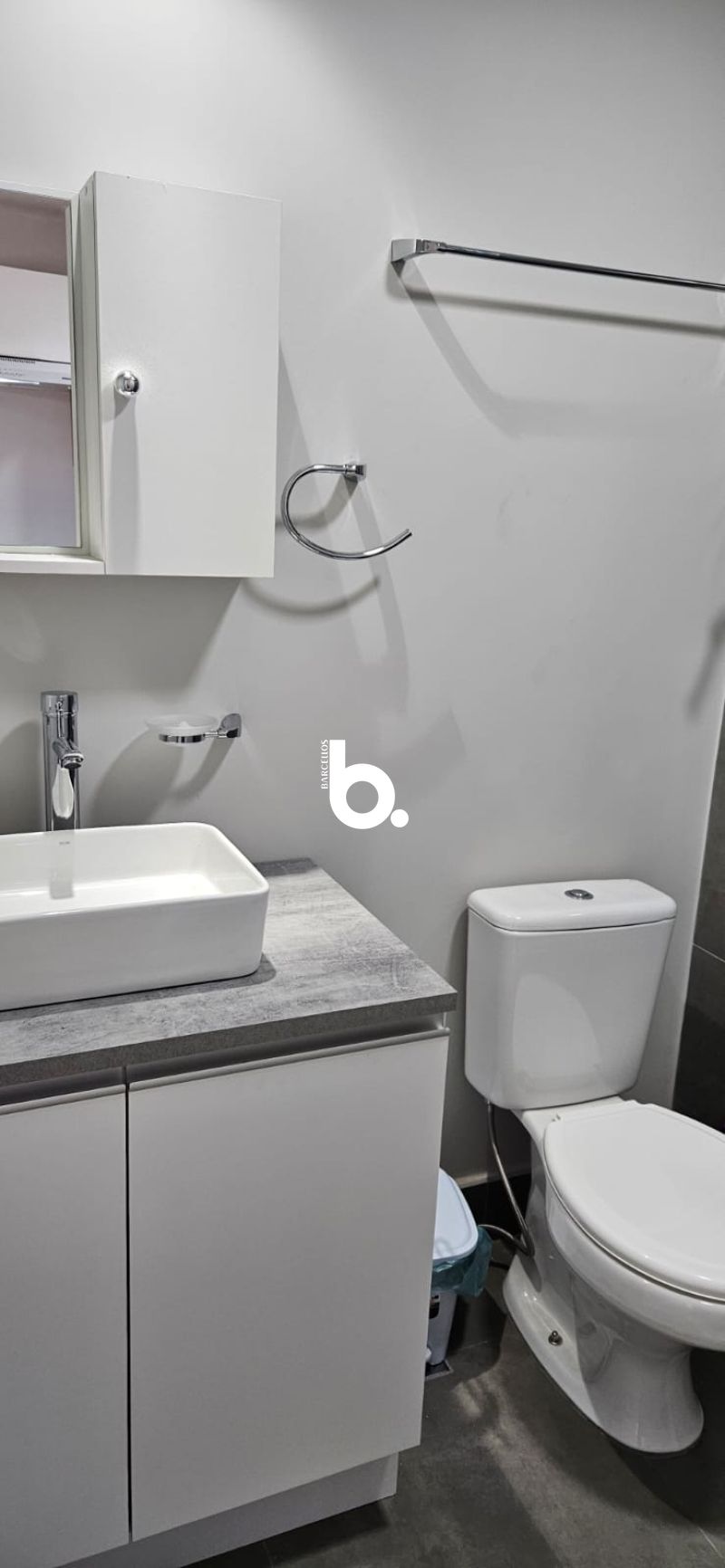 Apto com 1 quarto, 1 banheiro e 28m² para alugar no bairro Cidade Baixa, Porto Alegre