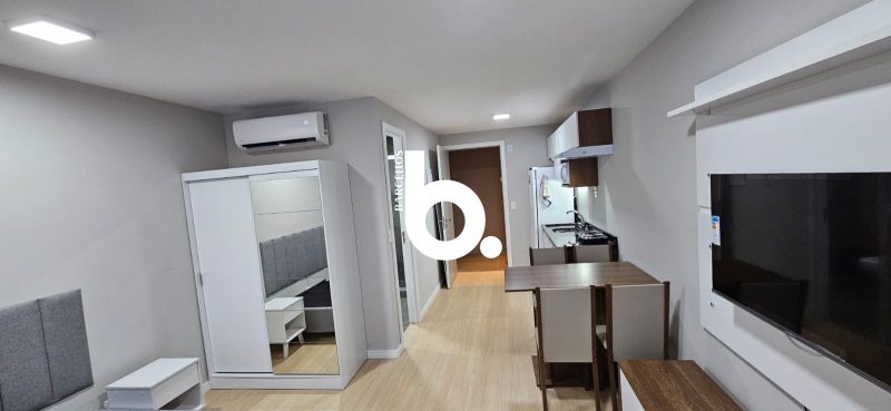Apto com 1 quarto, 1 banheiro e 28m² para alugar no bairro Cidade Baixa, Porto Alegre