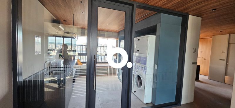 Apto com 1 quarto, 1 banheiro e 28m² para alugar no bairro Cidade Baixa, Porto Alegre