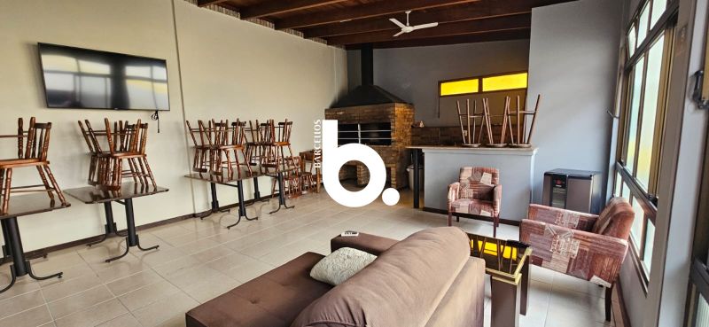 LINDO APARTAMENTO MOBILIADO NO PRAIA DE BELAS