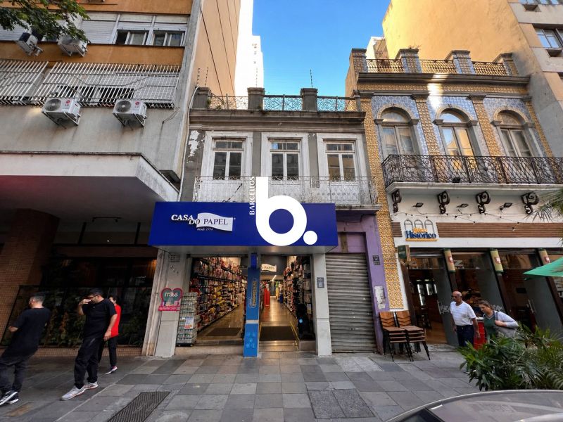 Loja Comercial com 1.000 m² em 3 Pavimentos no Centro Histórico de Porto Alegre