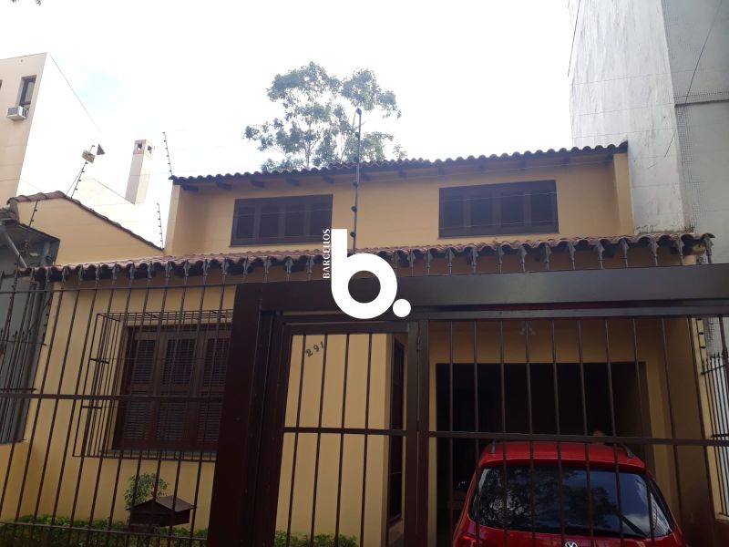 Excelente SOBRADO no bairro Mont Serrat