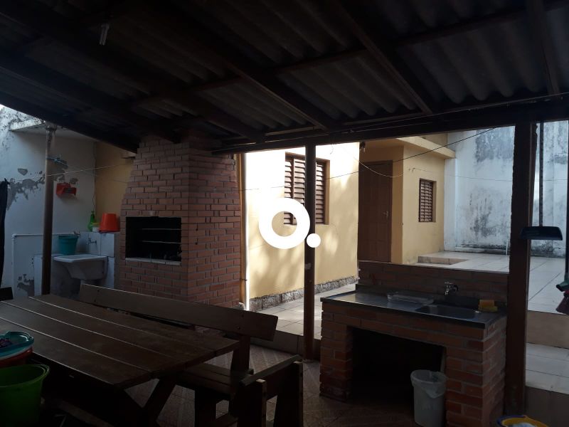 Excelente SOBRADO no bairro Mont Serrat