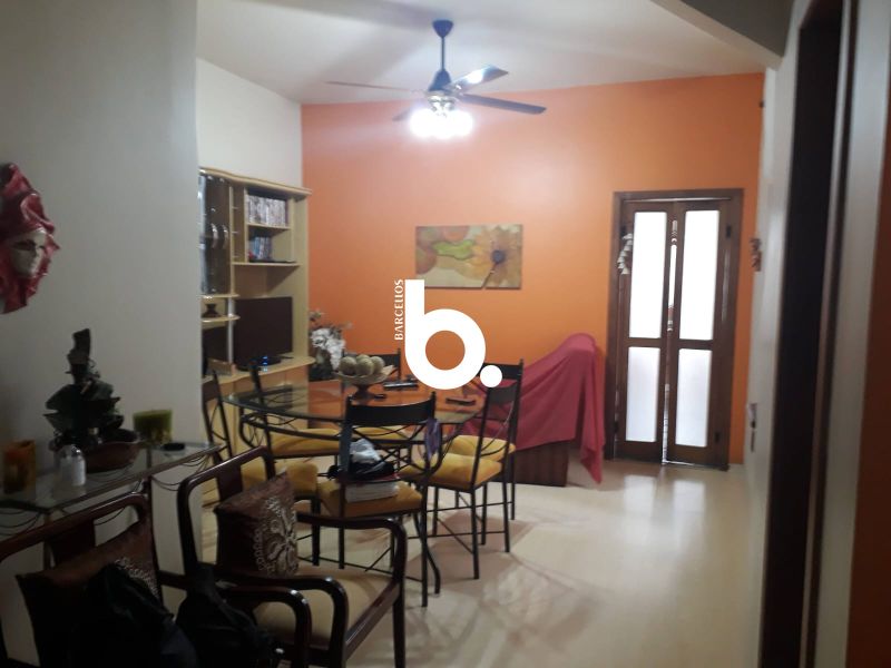 Excelente SOBRADO no bairro Mont Serrat