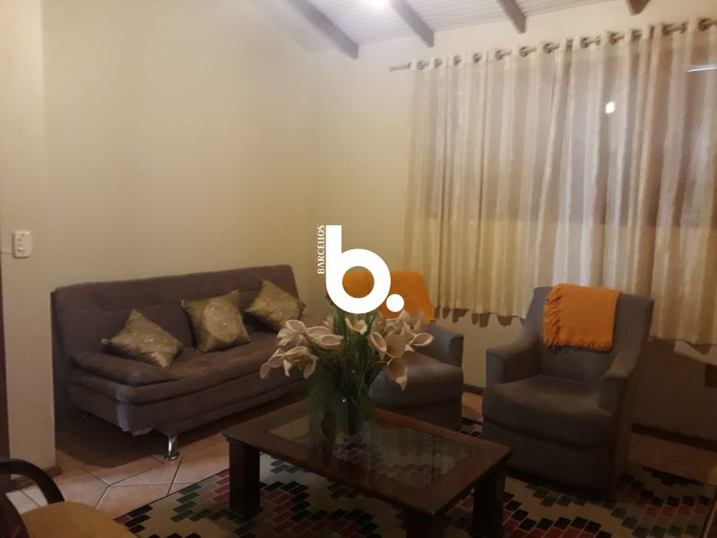Excelente SOBRADO no bairro Mont Serrat