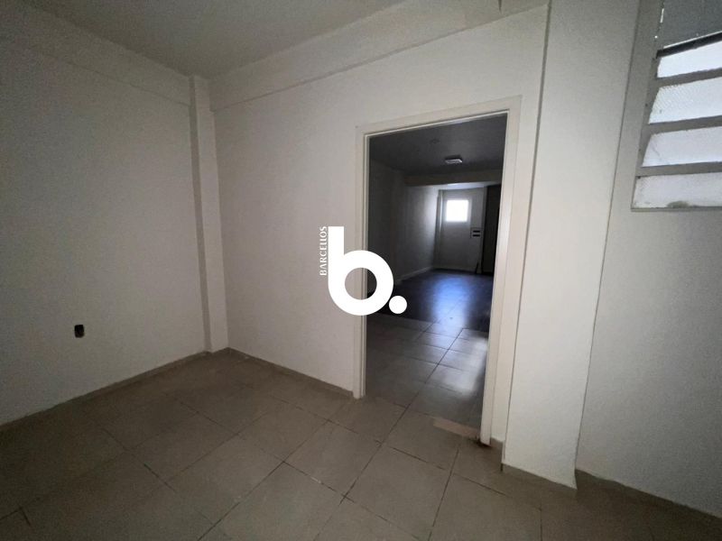 Sala comercial com 79m² de área privativa, localizada na Rua dos Andradas