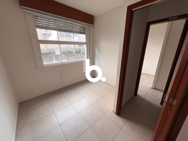 Sala comercial com 79m² de área privativa, localizada na Rua dos Andradas