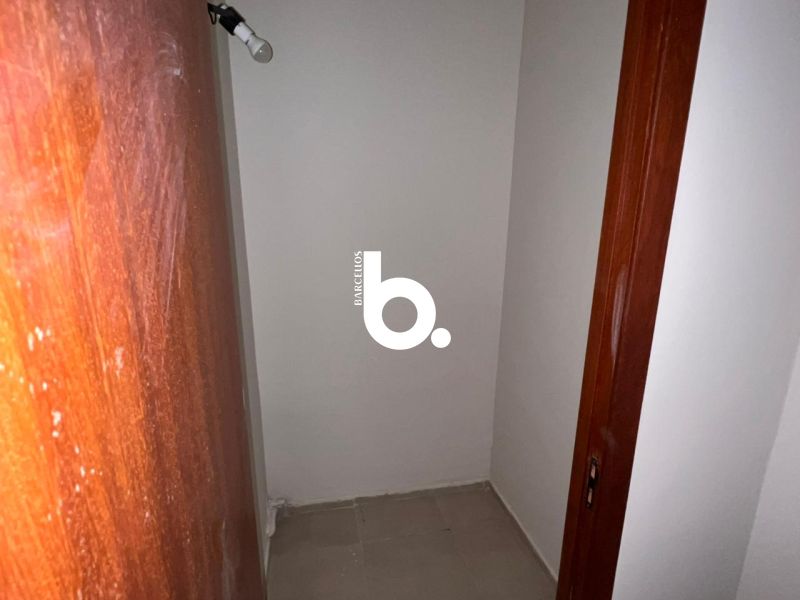 Sala comercial com 79m² de área privativa, localizada na Rua dos Andradas