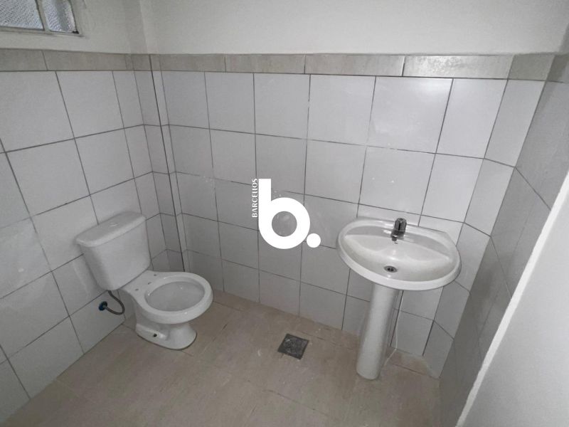 Sala comercial com 79m² de área privativa, localizada na Rua dos Andradas
