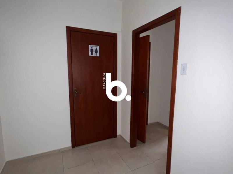 Sala comercial com 79m² de área privativa, localizada na Rua dos Andradas