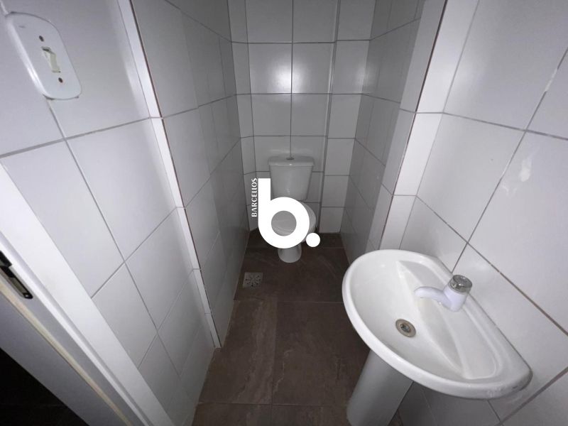 Sala comercial com 79m² de área privativa, localizada na Rua dos Andradas