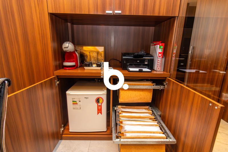 Sala com 1 banheiro e 35m² para alugar no bairro Centro Historico, Porto Alegre