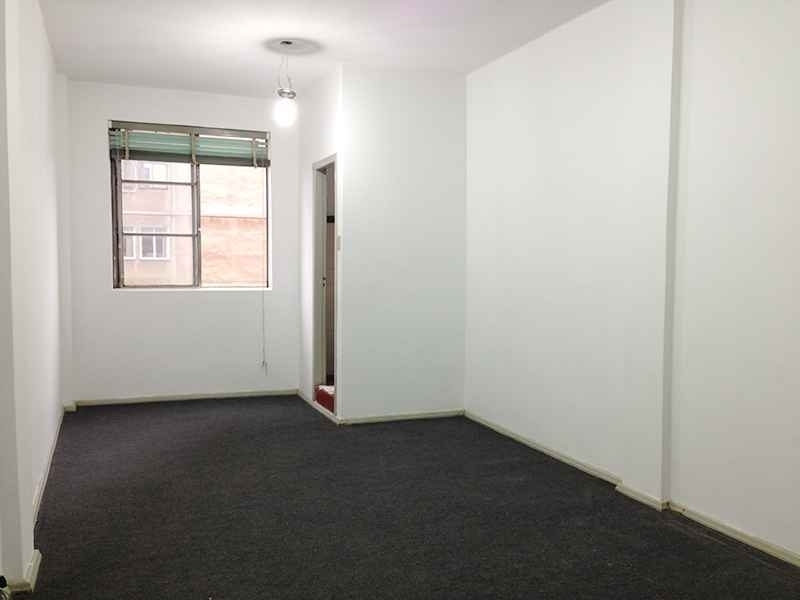 Sala com 1 banheiro e 25m² para alugar no bairro Centro, Porto Alegre