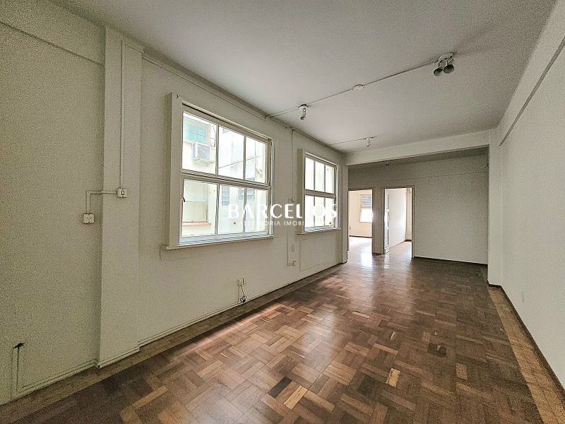 Sala com 1 banheiro e 80m² à venda no bairro Centro Historico, Porto Alegre