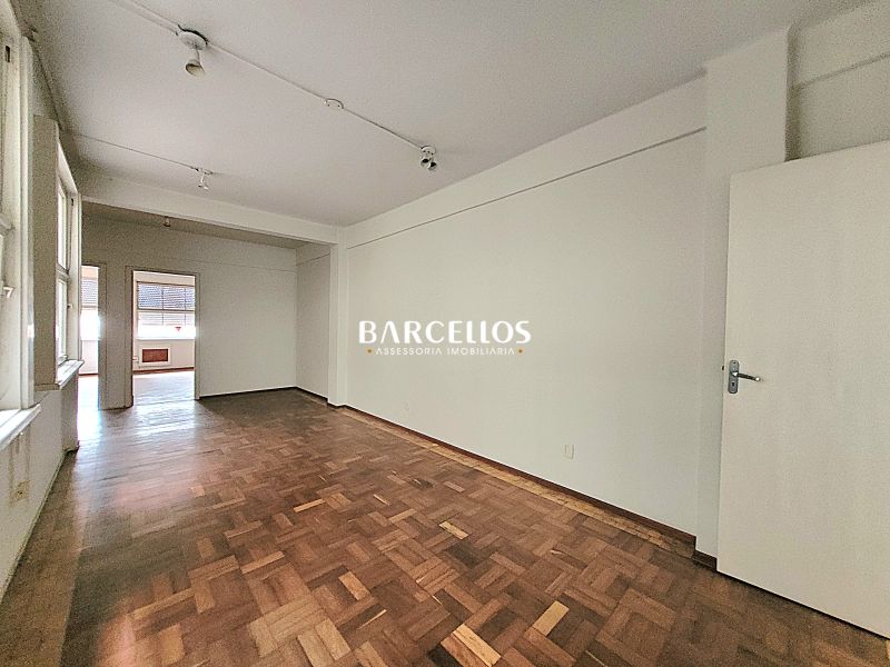 Sala com 1 banheiro e 80m² à venda no bairro Centro Historico, Porto Alegre