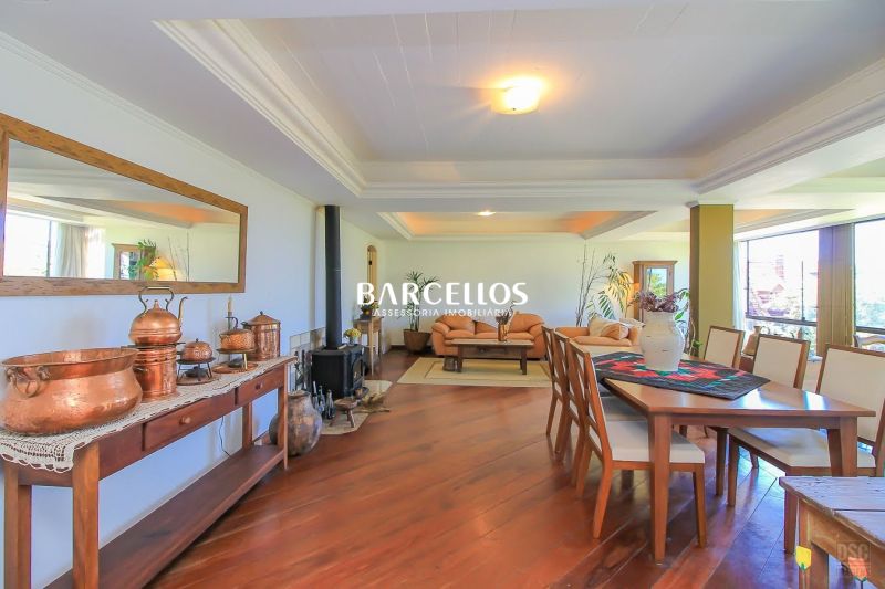 Casa com 3 quartos, 4 banheiros e 280m² à venda no bairro Ipanema, Porto Alegre