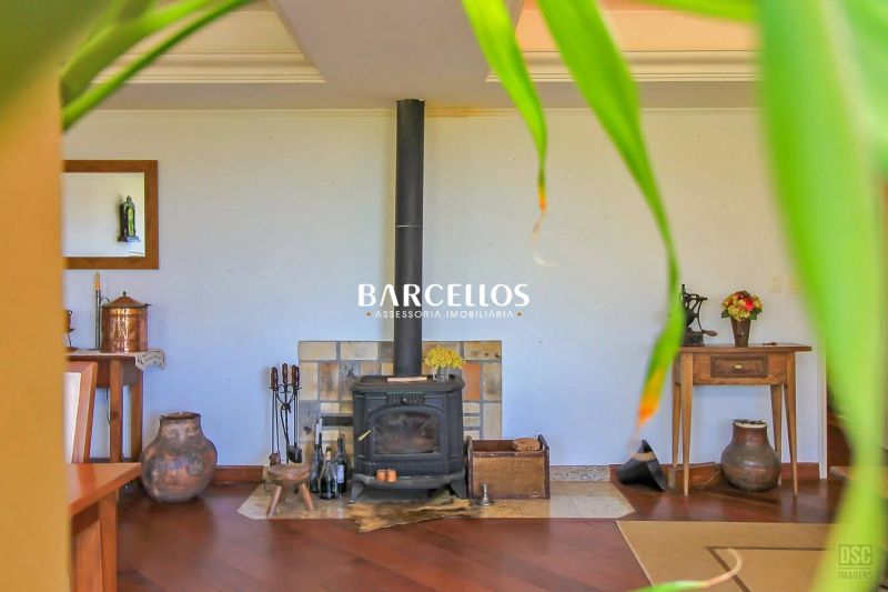 Casa com 3 quartos, 4 banheiros e 280m² à venda no bairro Ipanema, Porto Alegre