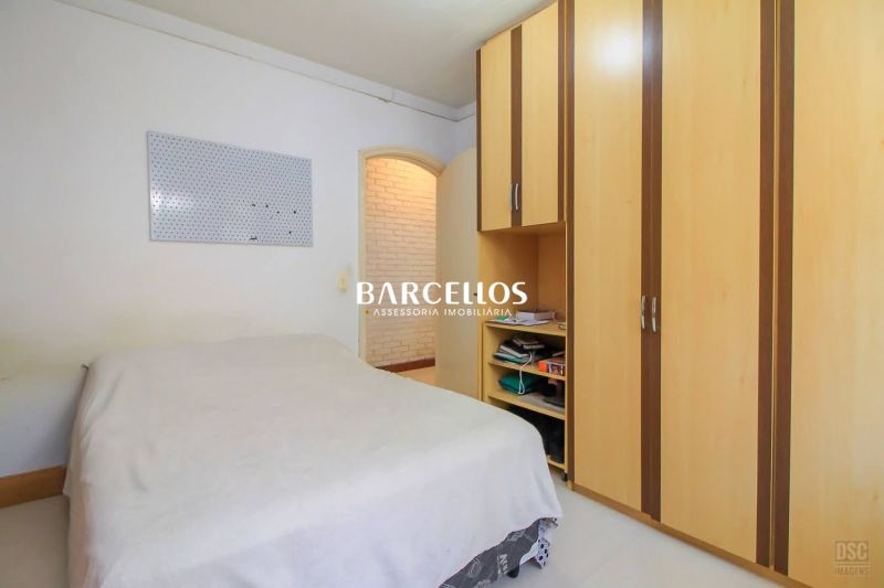 Casa com 3 quartos, 4 banheiros e 280m² à venda no bairro Ipanema, Porto Alegre