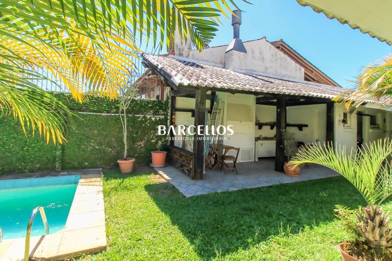 Casa com 3 quartos, 4 banheiros e 280m² à venda no bairro Ipanema, Porto Alegre