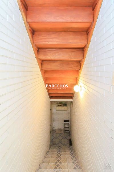 Casa com 3 quartos, 4 banheiros e 280m² à venda no bairro Ipanema, Porto Alegre
