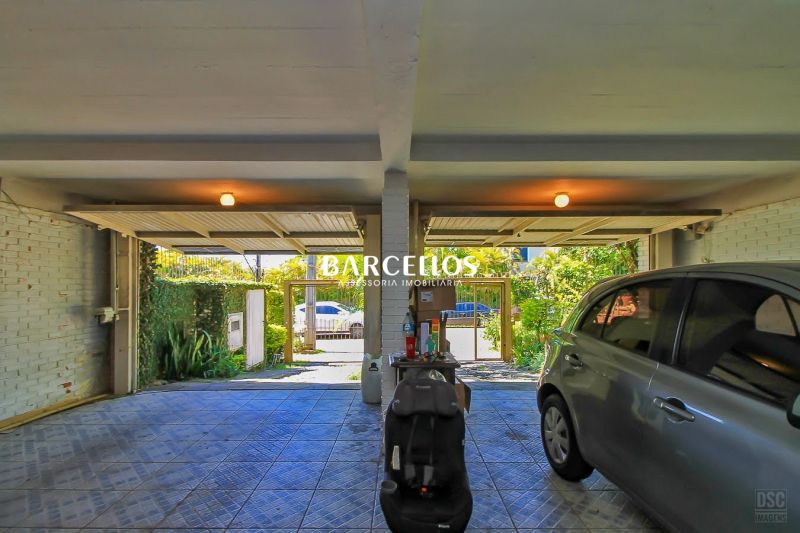 Casa com 3 quartos, 4 banheiros e 280m² à venda no bairro Ipanema, Porto Alegre