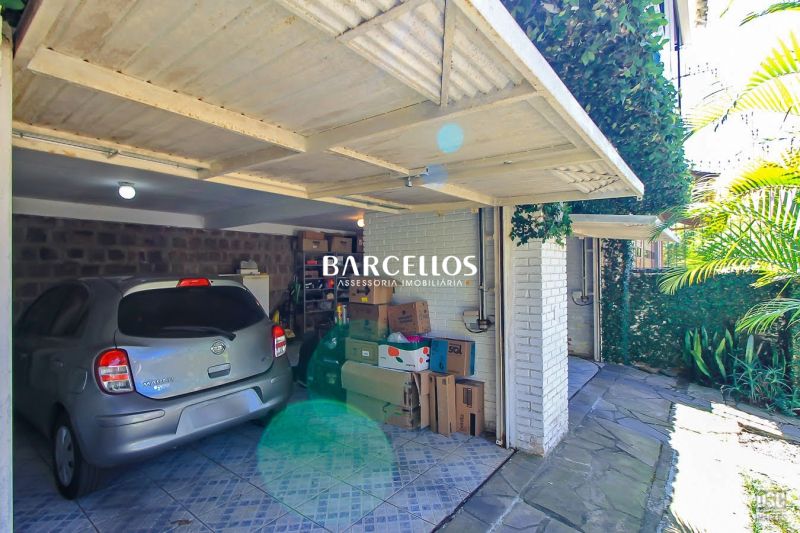 Casa com 3 quartos, 4 banheiros e 280m² à venda no bairro Ipanema, Porto Alegre