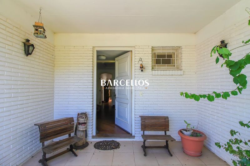 Casa com 3 quartos, 4 banheiros e 280m² à venda no bairro Ipanema, Porto Alegre