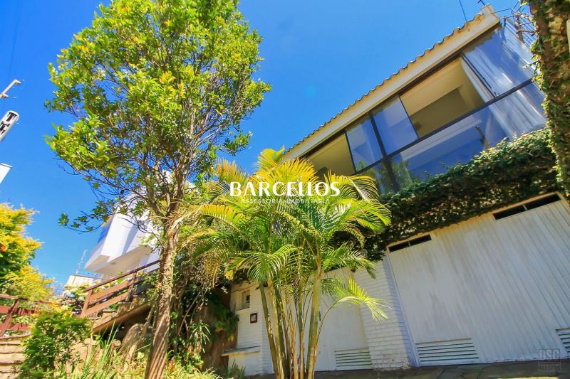 Casa com 3 quartos, 4 banheiros e 280m² à venda no bairro Ipanema, Porto Alegre
