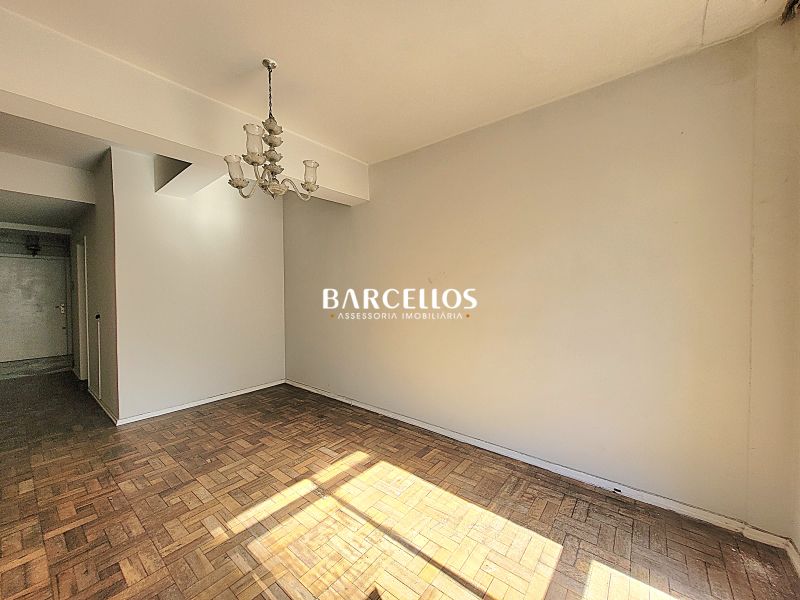 Apto com 3 quartos, 1 banheiro e 90m² à venda no bairro Centro, Porto Alegre