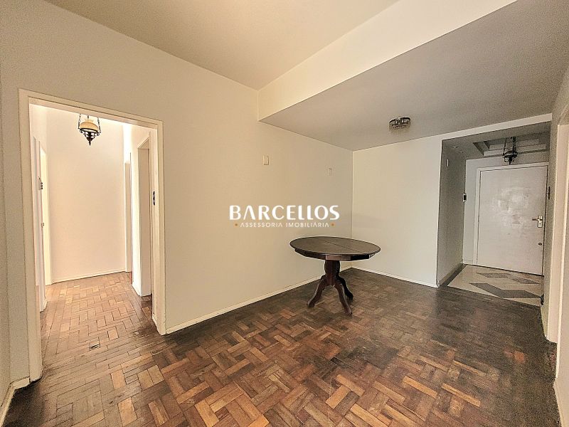 Apto com 3 quartos, 1 banheiro e 90m² à venda no bairro Centro, Porto Alegre